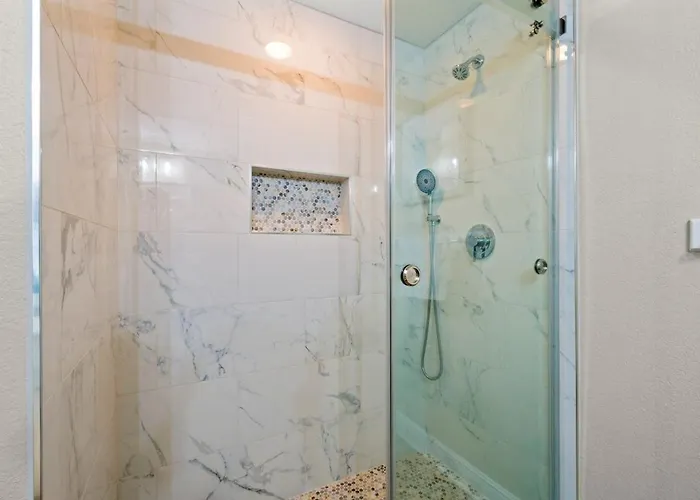Apartment Crystal Shores West 1207